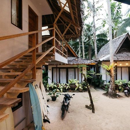 Higala Hostel Siargao General Luna  Buitenkant foto
